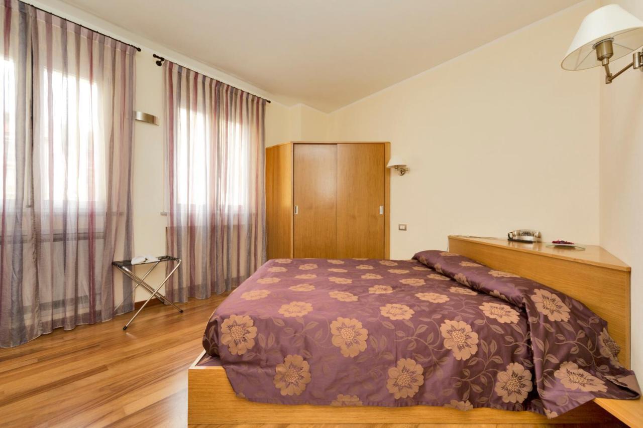 Oasi Hotel Levanto Zimmer foto