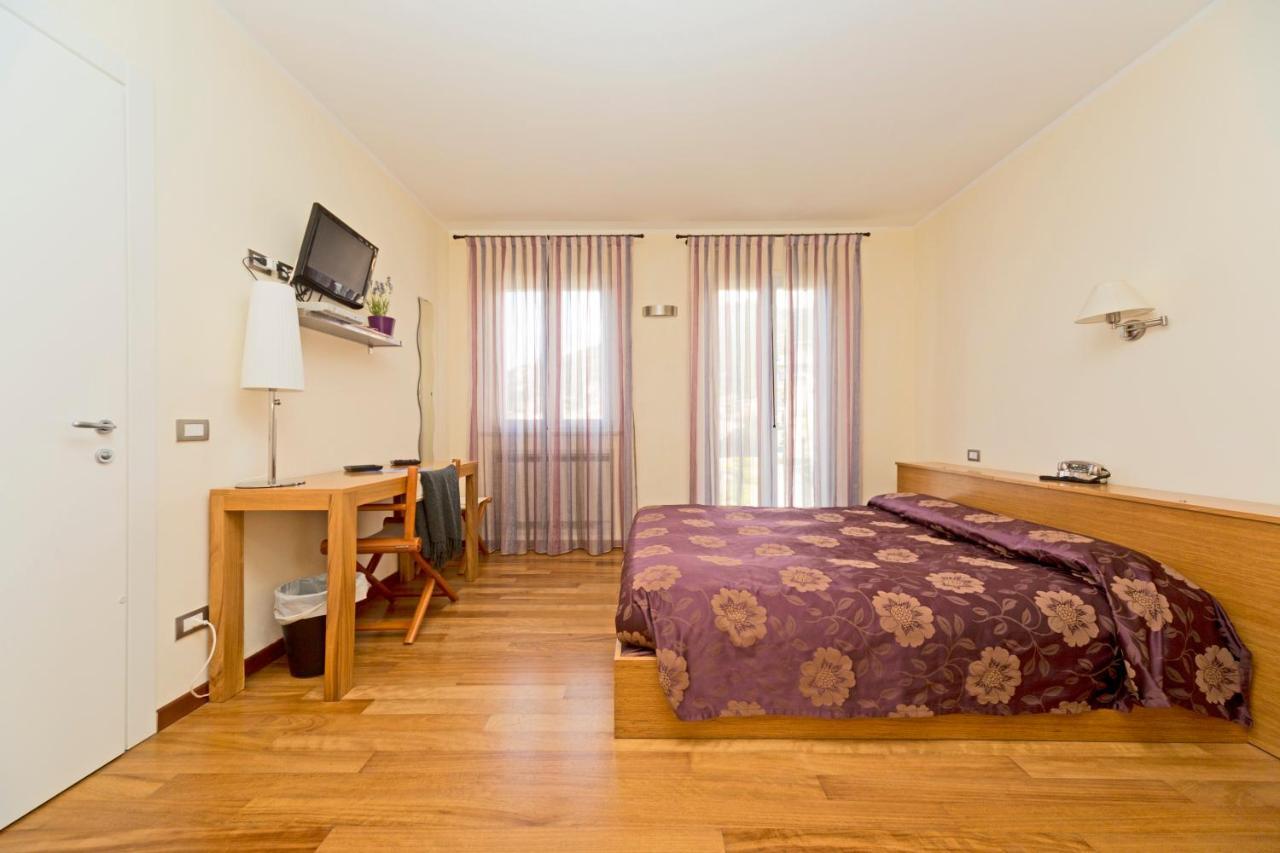 Oasi Hotel Levanto Zimmer foto
